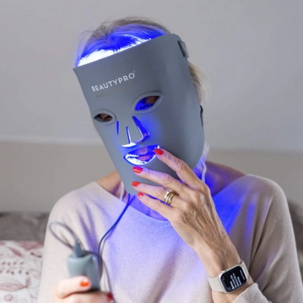 benefits led face mask_3