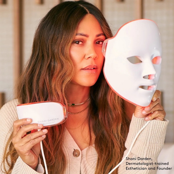 shani darden by deesse pro led light mask_2.jpg