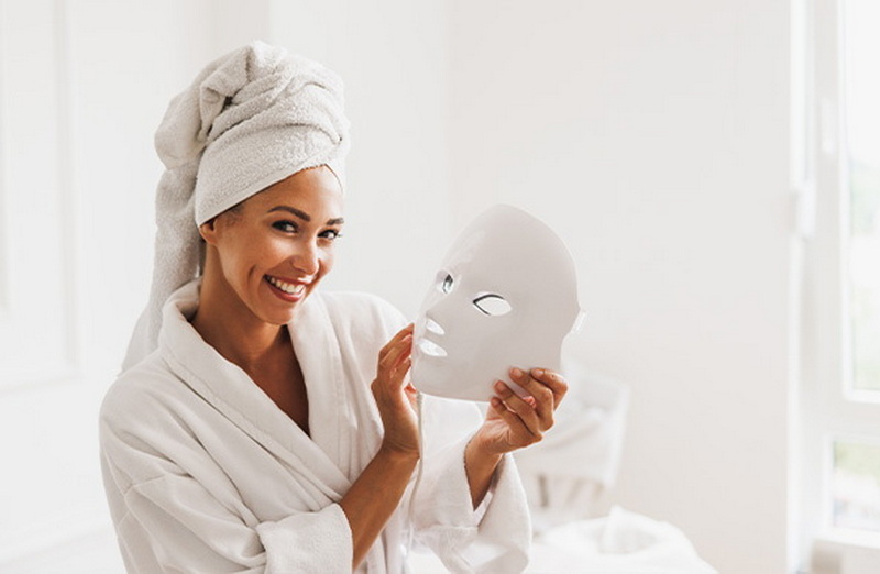 what to use with led face mask_3