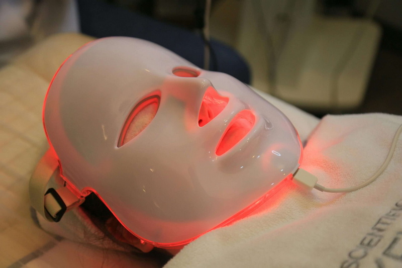 red light therapy device for thyroid_1