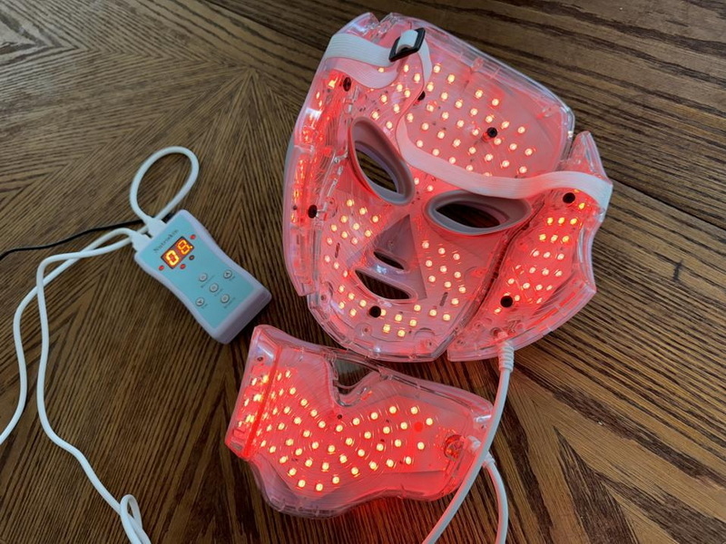 what does an led mask do for your face_1