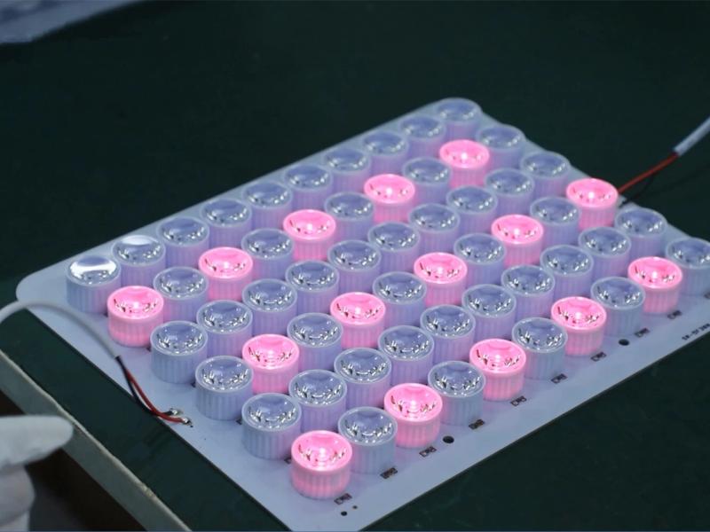 A系列配图18-PCB Board Insection-red light therapy manufacturer