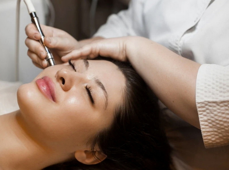 can i use led face mask after microneedling_2