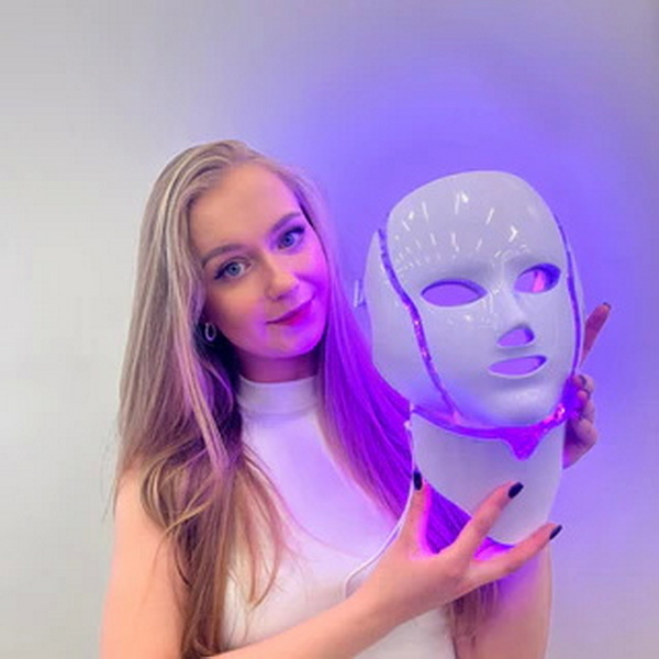 what to put on face before led mask_3