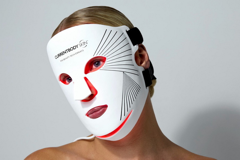 Red Light Therapy Panel vs. Handheld Device Which Suits You Best.jpg