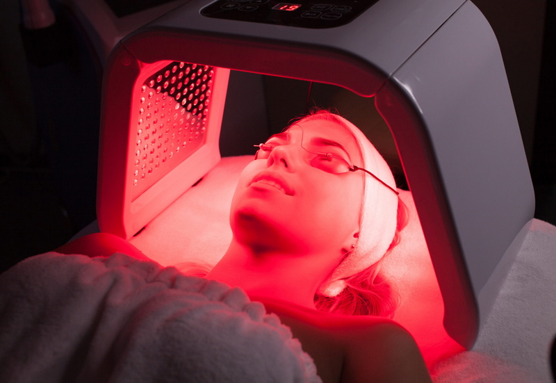 best products to use with led face mask_3