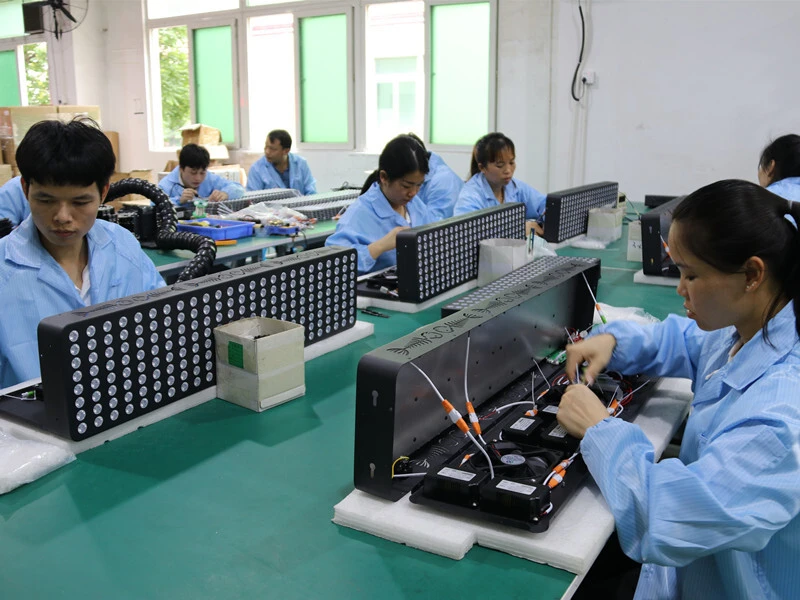 A系列配图19-Professional Workers-red light therapy manufacturer